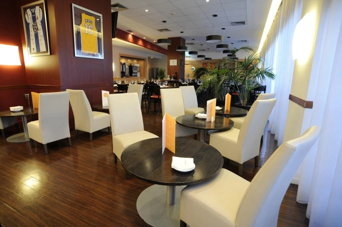 Travelodge BCN Cornella Fira