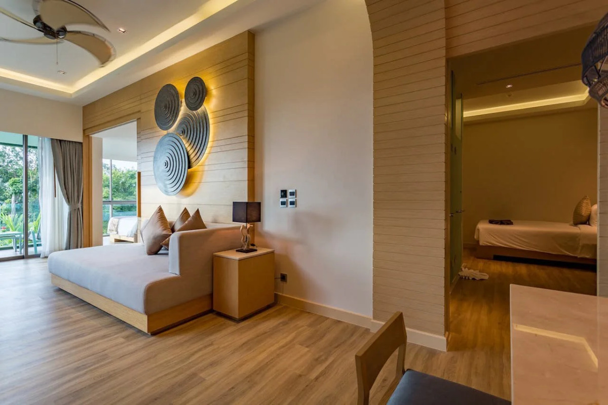 Crest Resort & Pool Villas