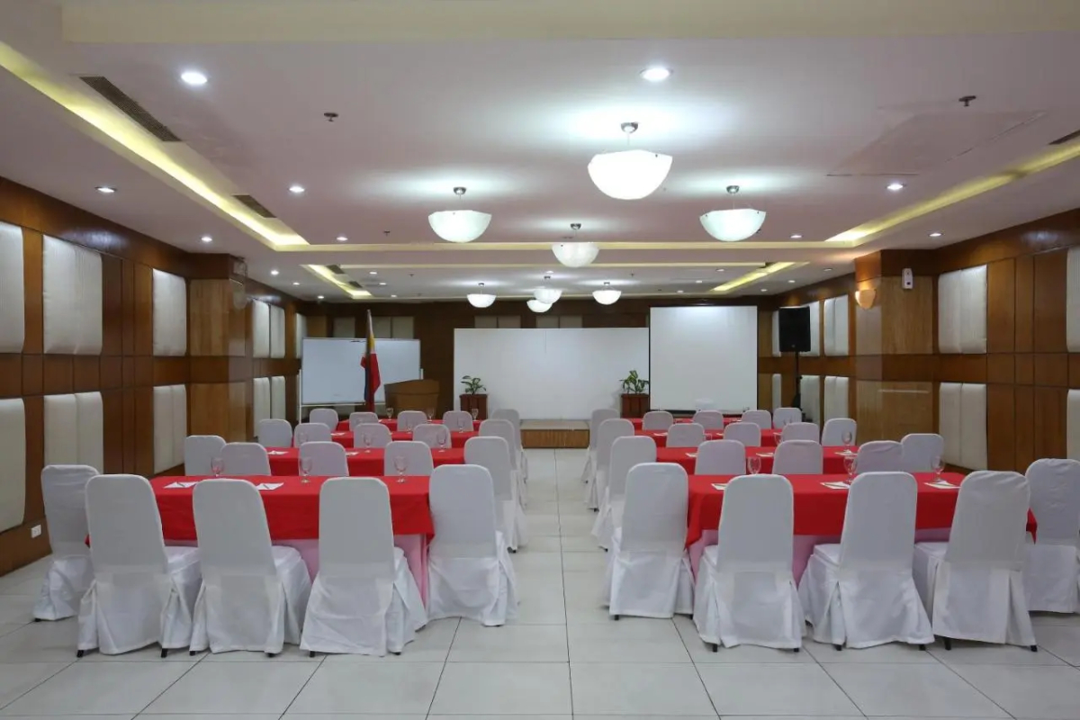 Crown Regency Hotel and Towers