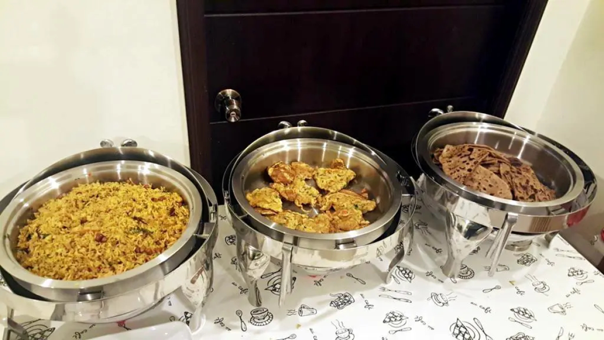 Royal Q&D Suites Hotel