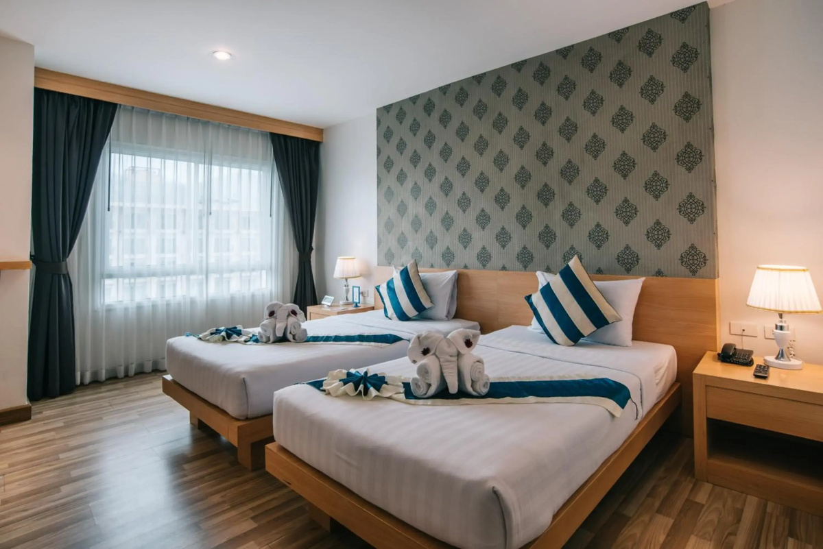 iCheck inn Central Patong