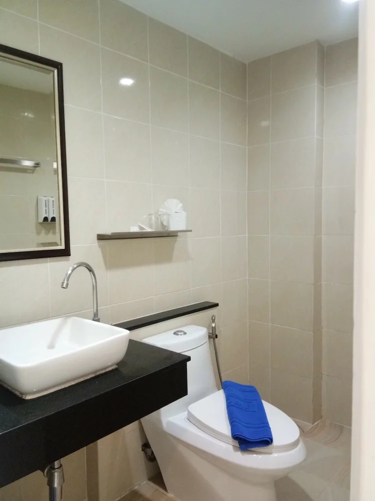 Island Patong Beachfront Apartments