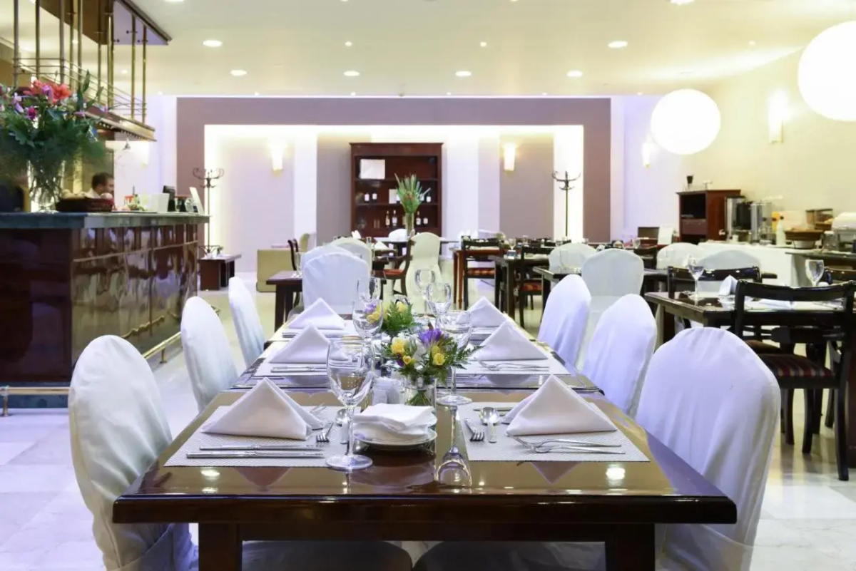 Argenta Tower Hotel & Suites