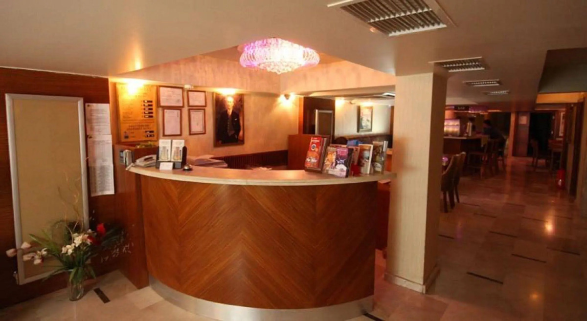 Royce Hotel