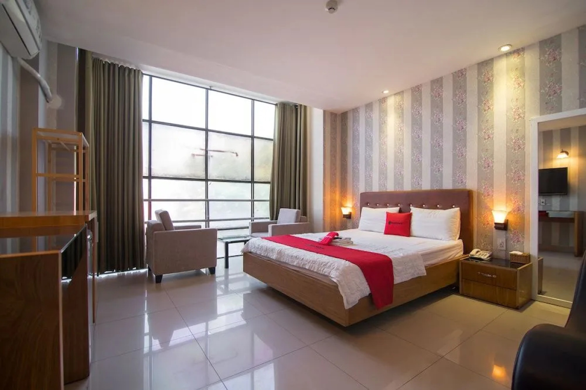 RedDoorz Near Tan Dinh Market 3