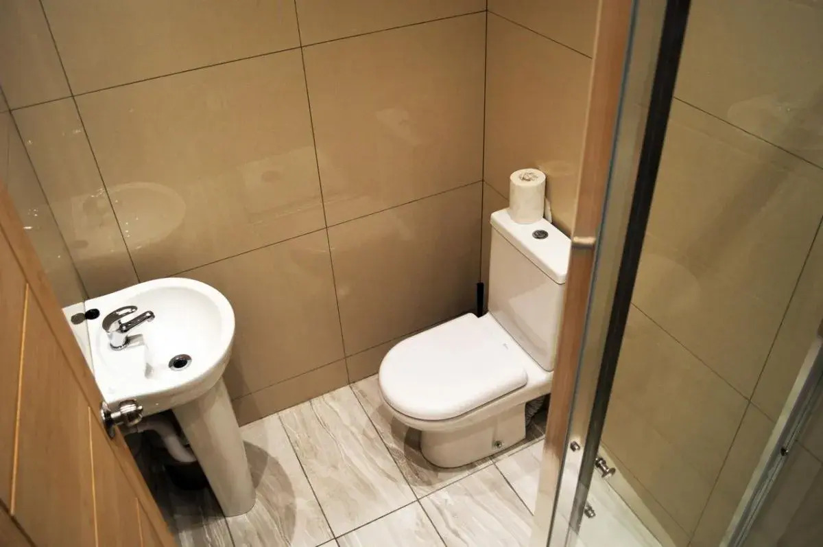 Barkston Rooms Earl's Court (formerly Londonears Hostel)