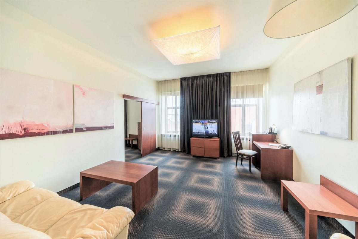 Rixwell Centra Hotel