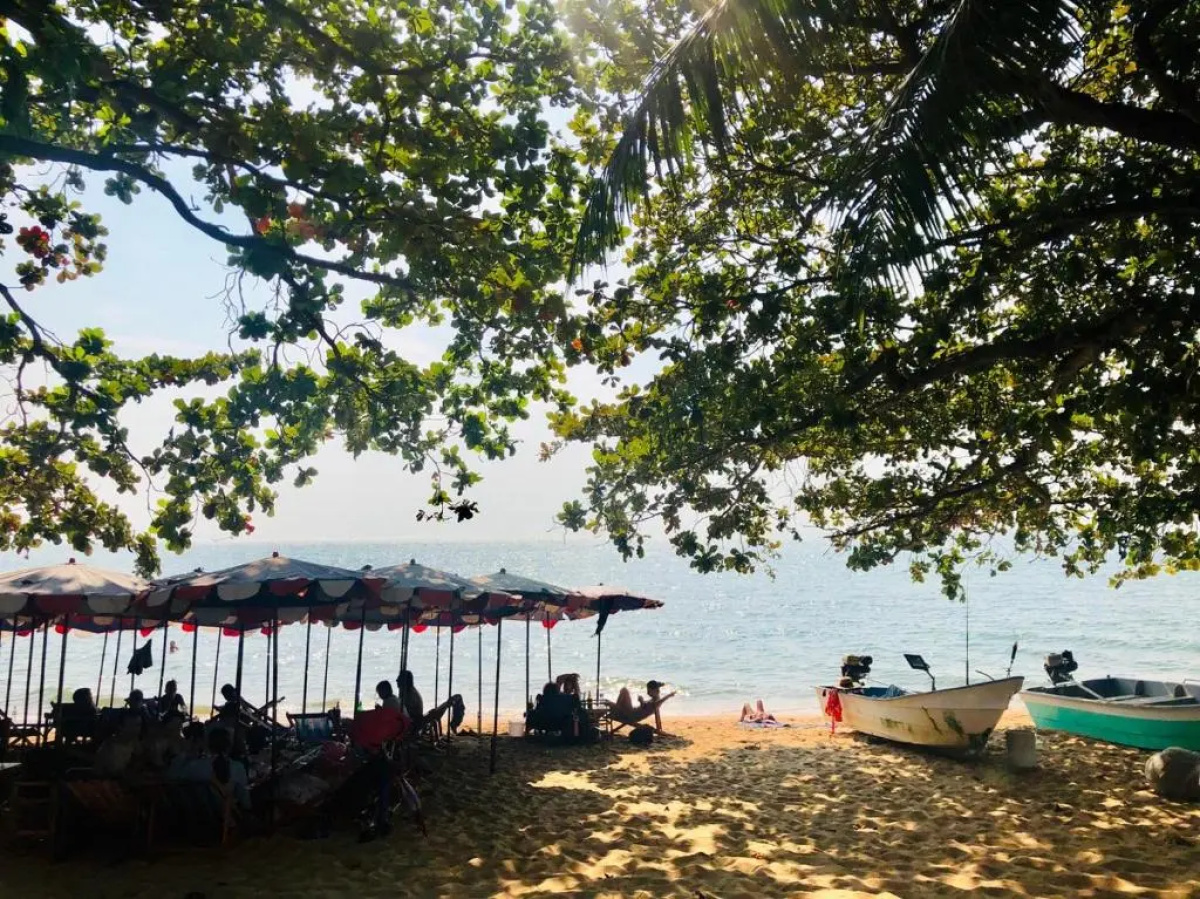 Quarter 09 Beach
