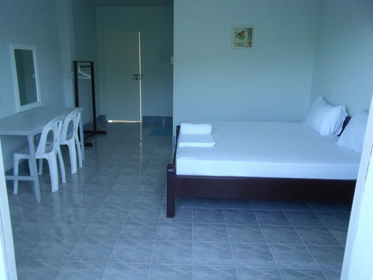 Albatross Guesthouse @ Thungwualaen Beach