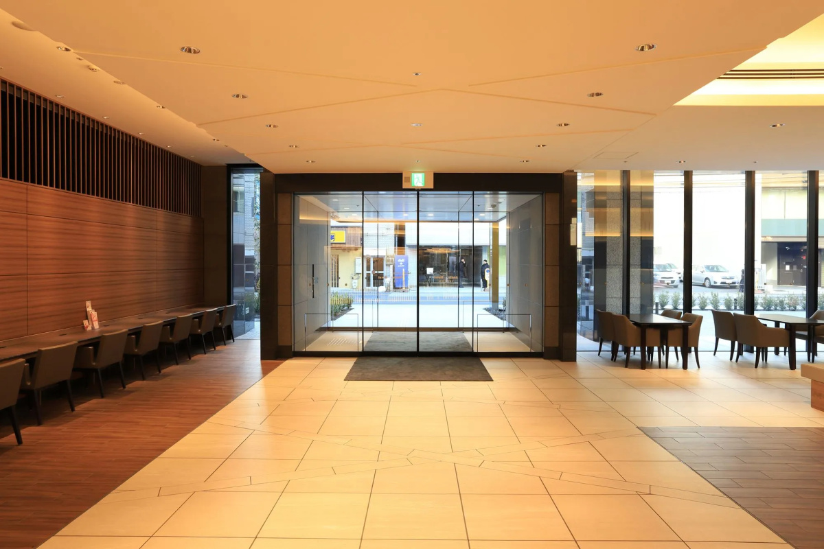 Smile Hotel Premium Osaka Hommachi