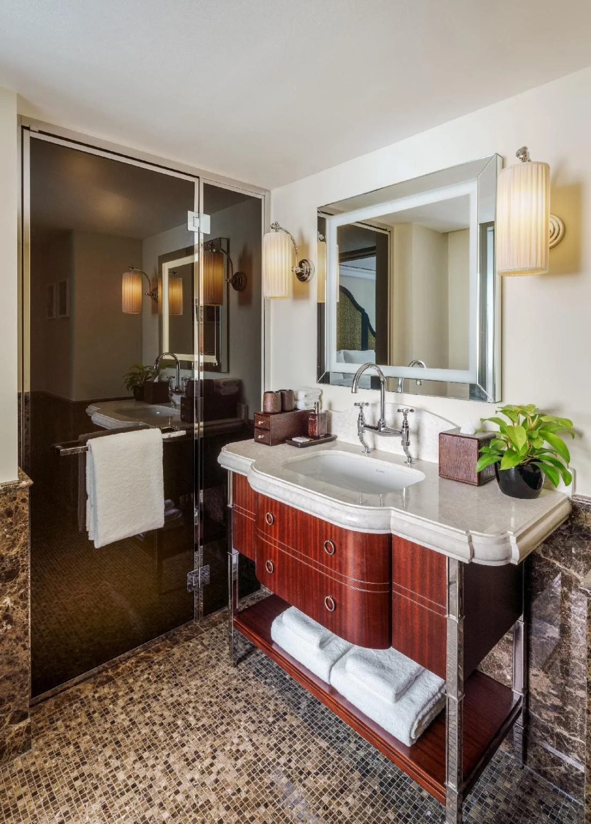 Maxwell Reserve Singapore, Autograph Collection