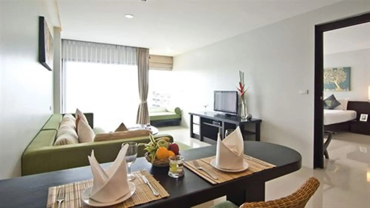 Отель Palmyra Patong Resort