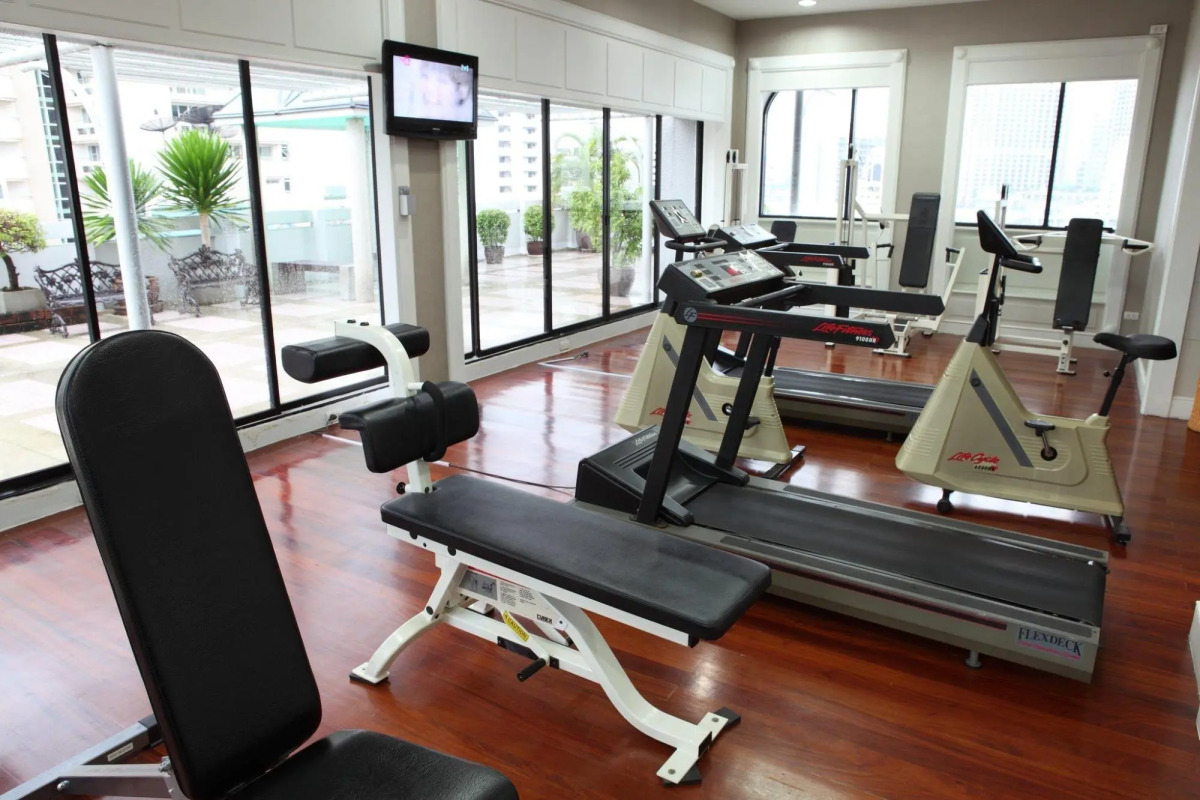 Отель PARKROYAL Suites Bangkok