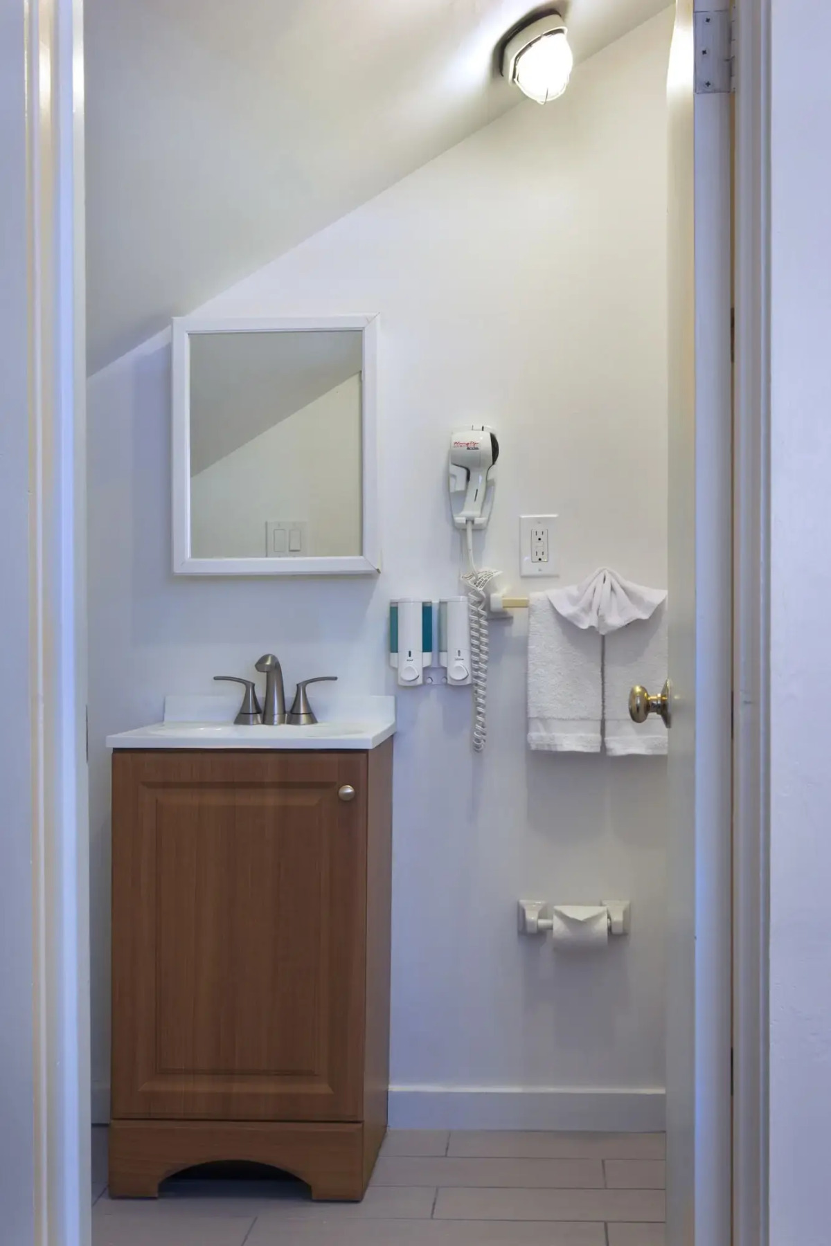 The Southernmost Inn - Adults Only