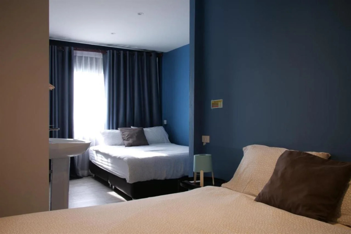 Sleep With Me Bangkok - BTS Phra Khanong