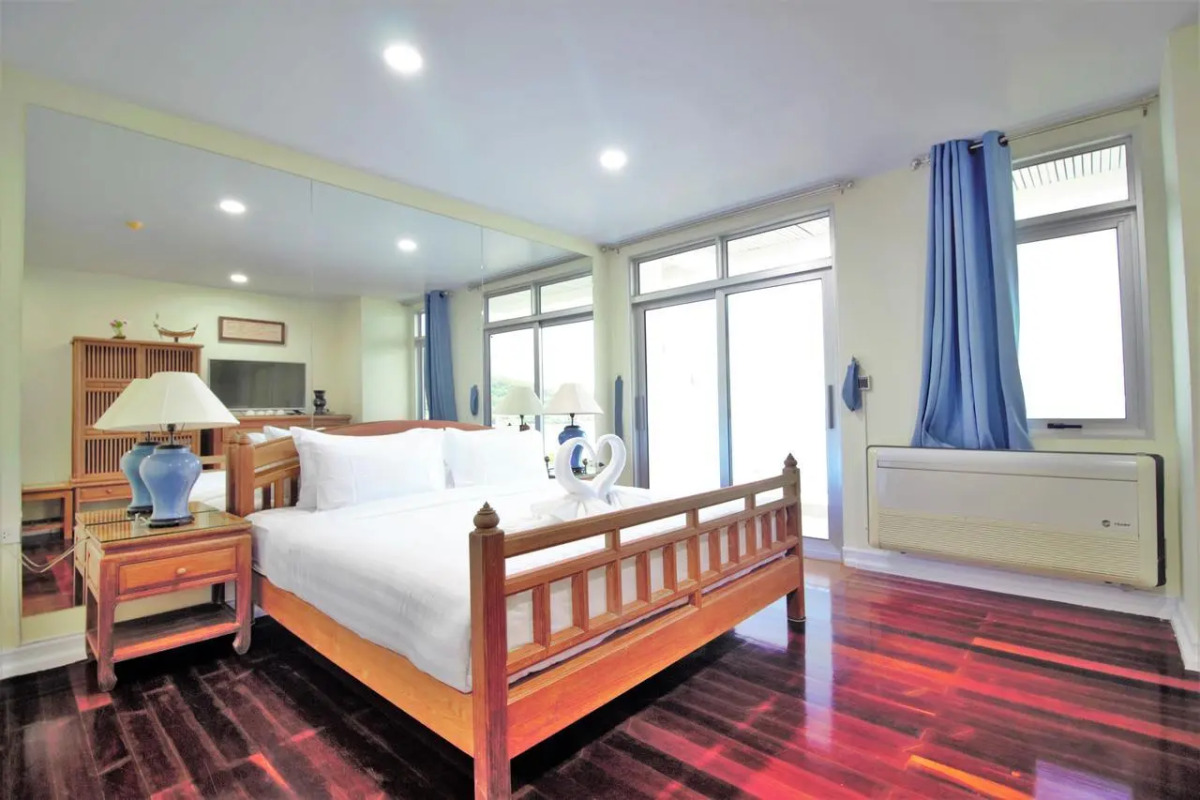 Waterfront Suites Phuket by Centara