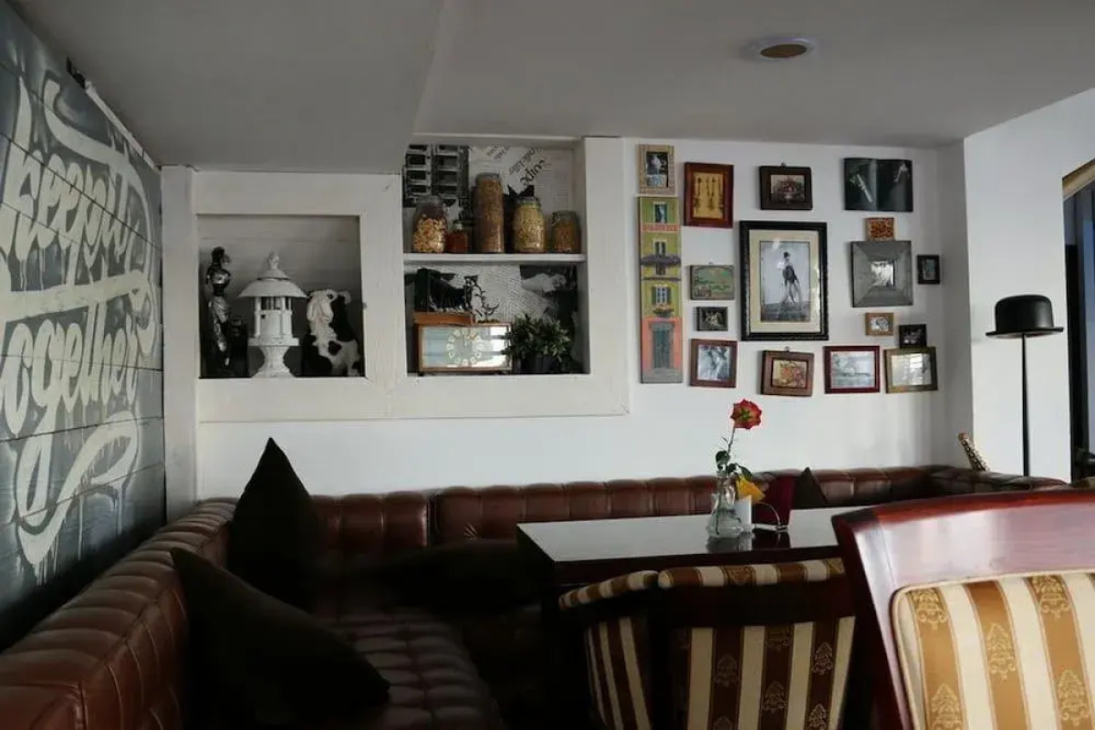 Отель Laza Hall