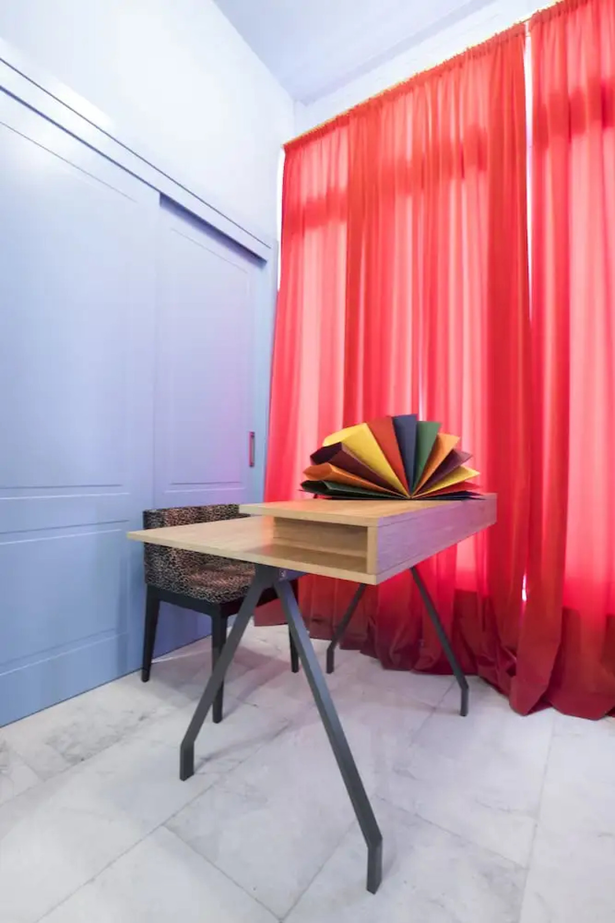 Отель HB Freeze Inn