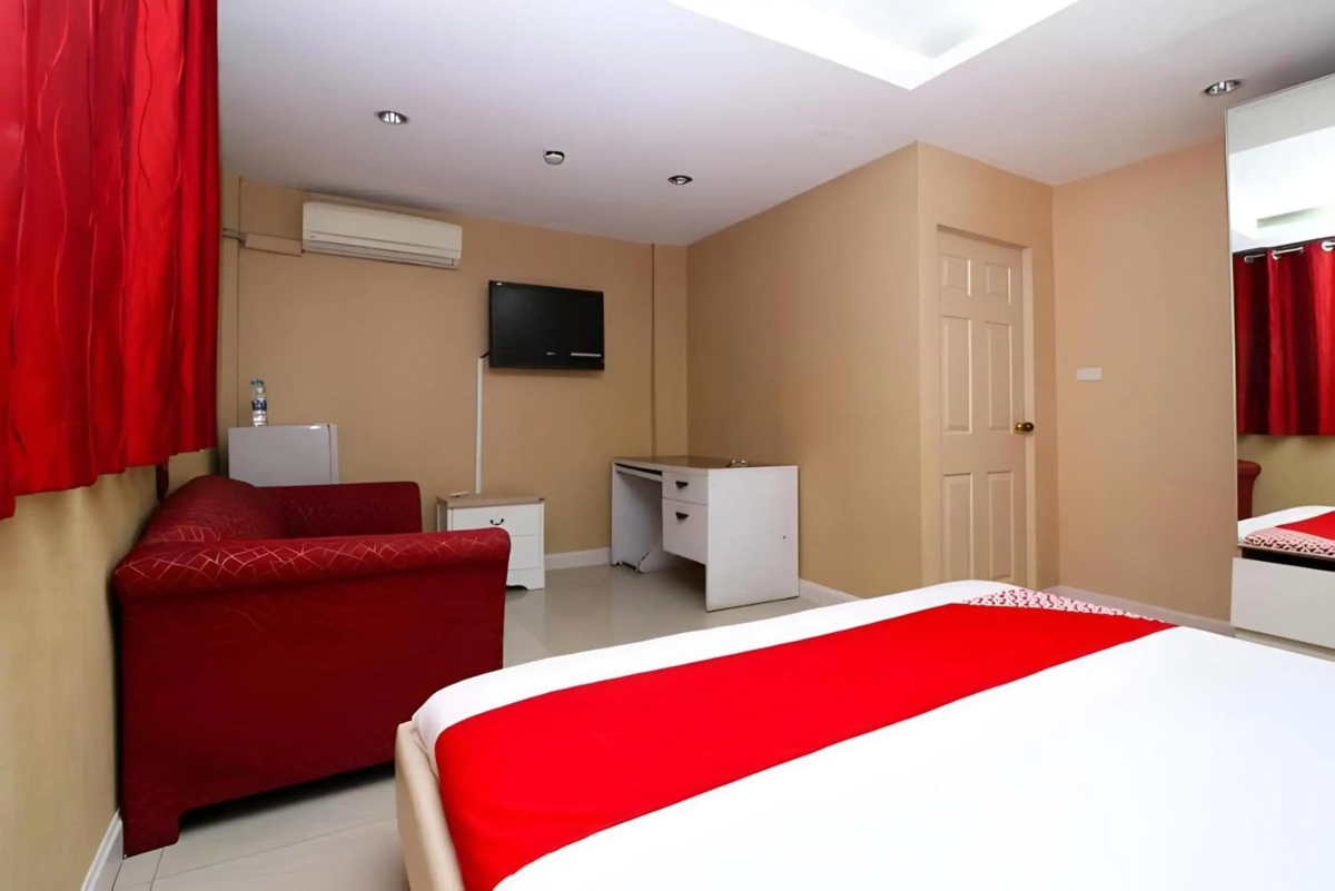 Seaview Patong Hotel