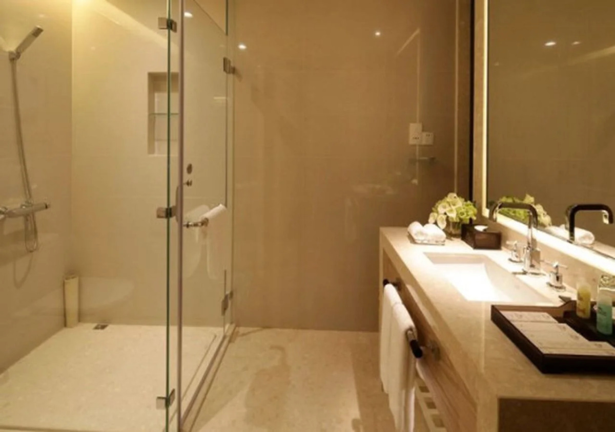 Guangzhou Pearl River International Hotel （Yijing Lu Metro Station）