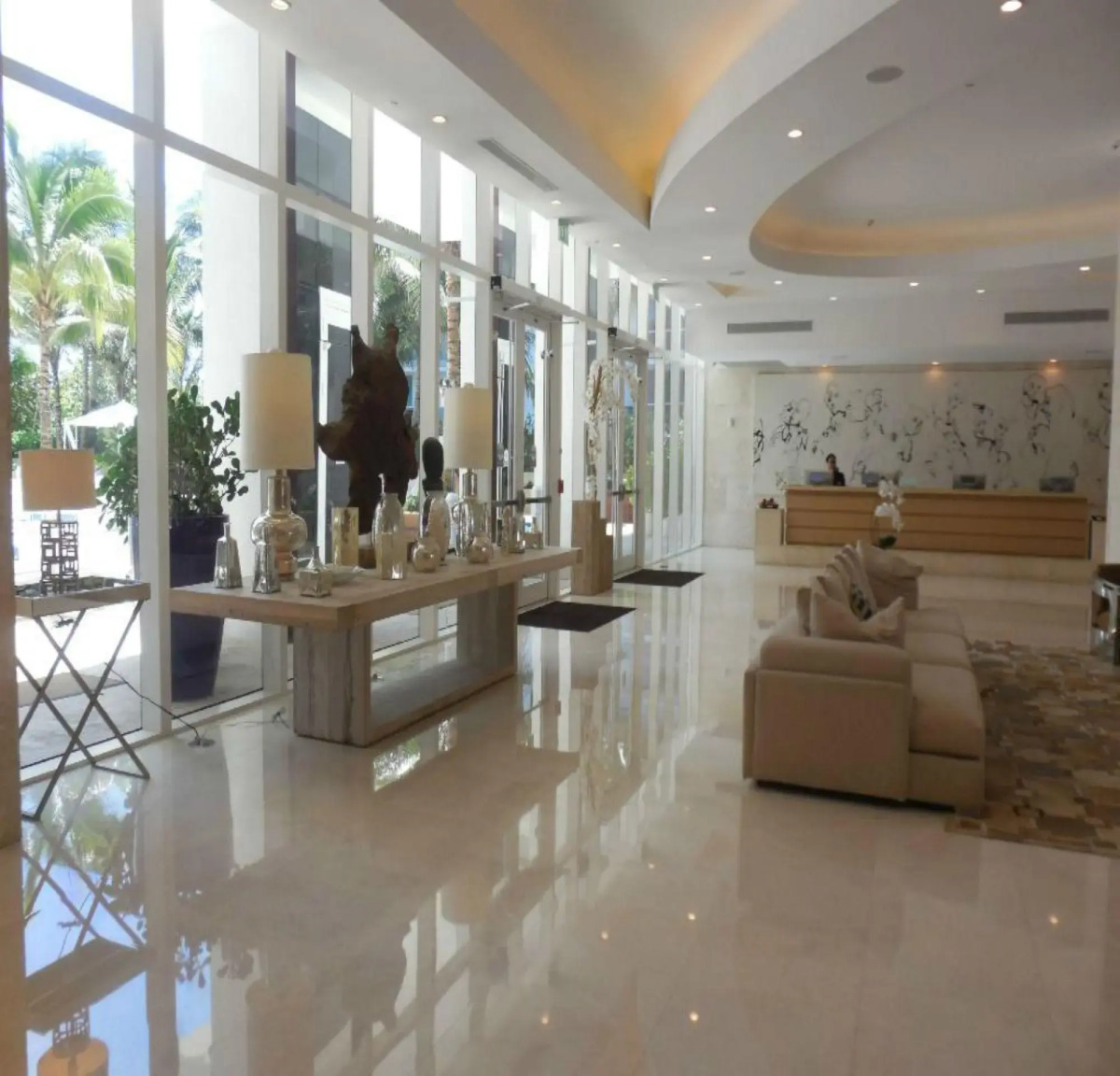 Отель Grand Beach Hotel Surfside West