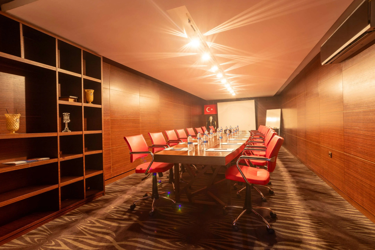 Best Western Plus Khan Hotel