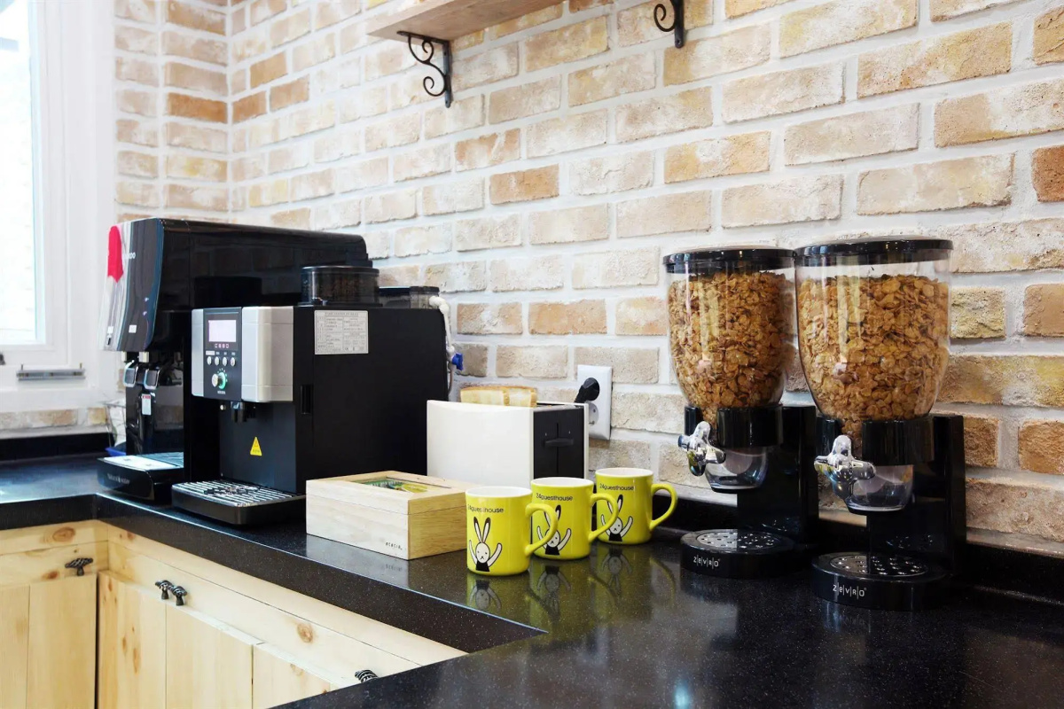 24 Guesthouse Myeongdong Avenue