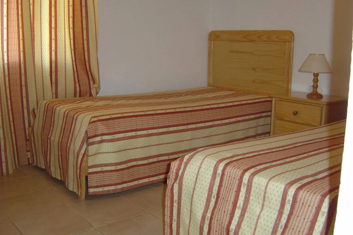 Parque Mourabel, Oasis Village, Pe do Lago