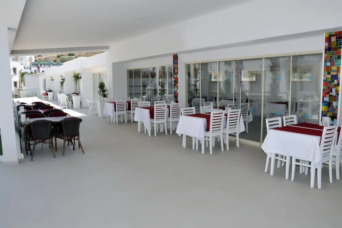 Отель Siesta Beach & Apart