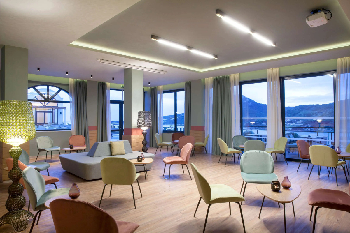 Отель Dolce Athens A tica Riviera