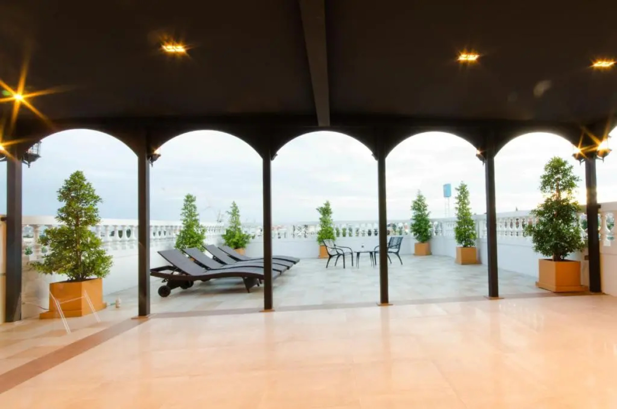 Violet Tower at Khaosan Palace