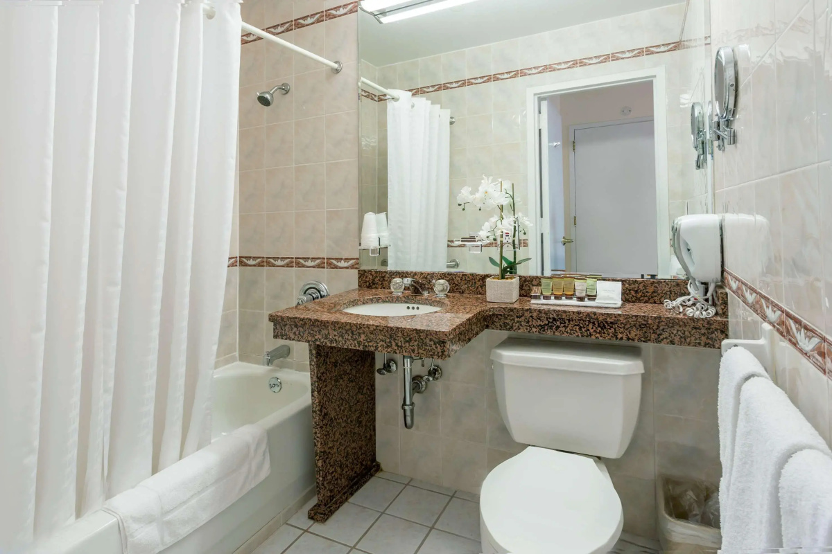 Chelsea Savoy Hotel