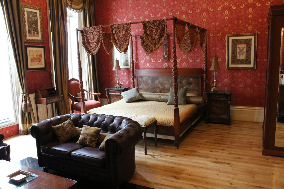 Opulence Boutique Hotel