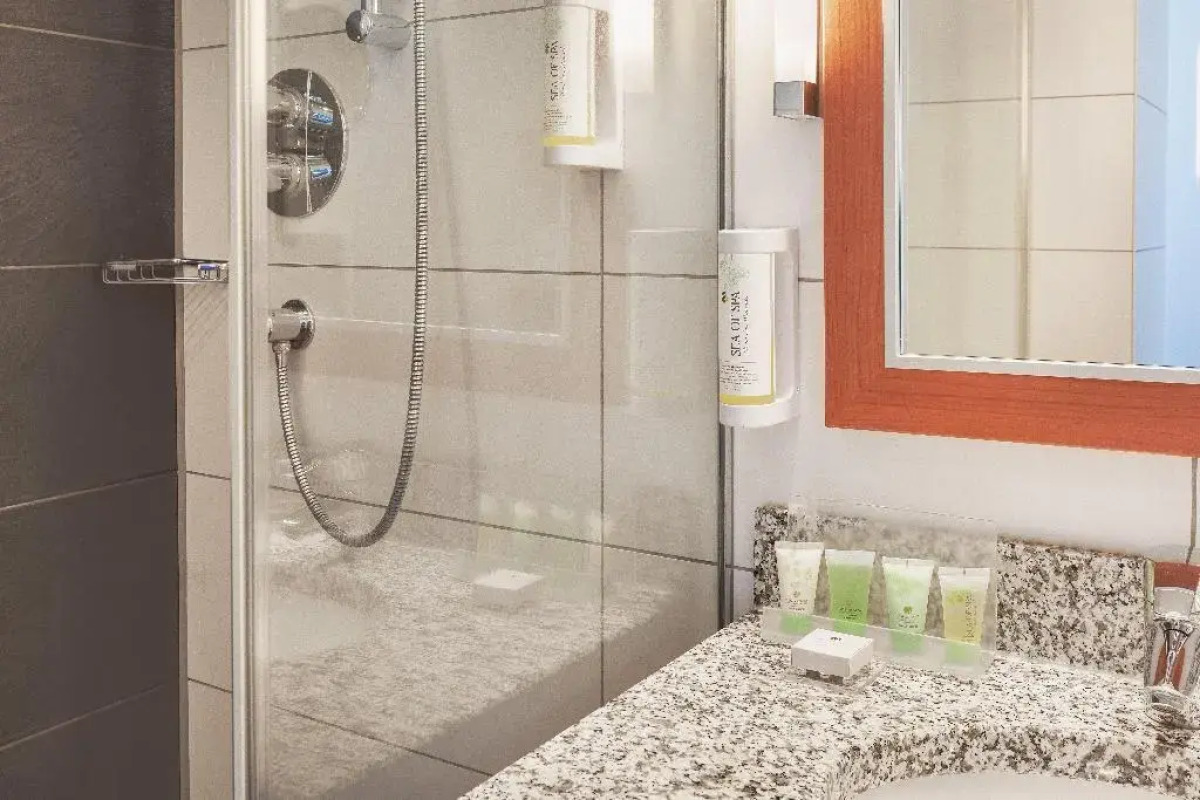 Отель Premier Inn Berlin Alexanderplatz