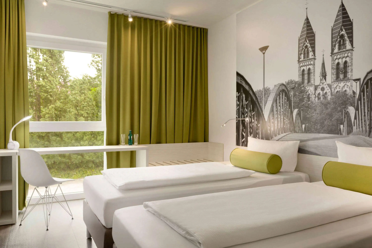 Super 8 by Wyndham Freiburg