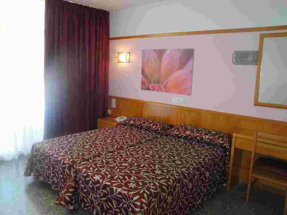 Отель Esplendid