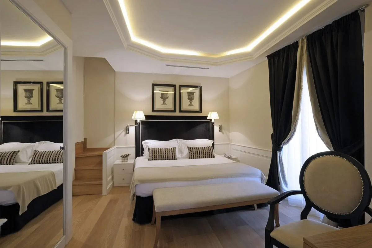 Trevi Palace Luxury Inn