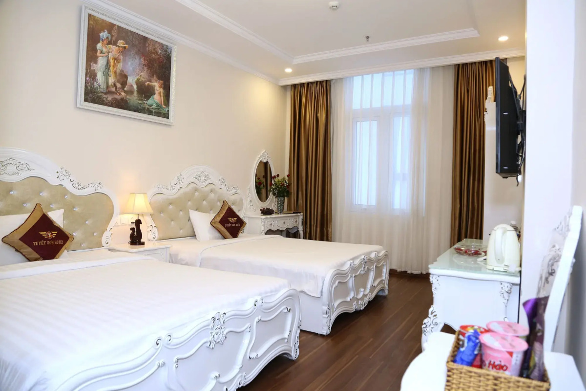 Tuyet Son Hotel