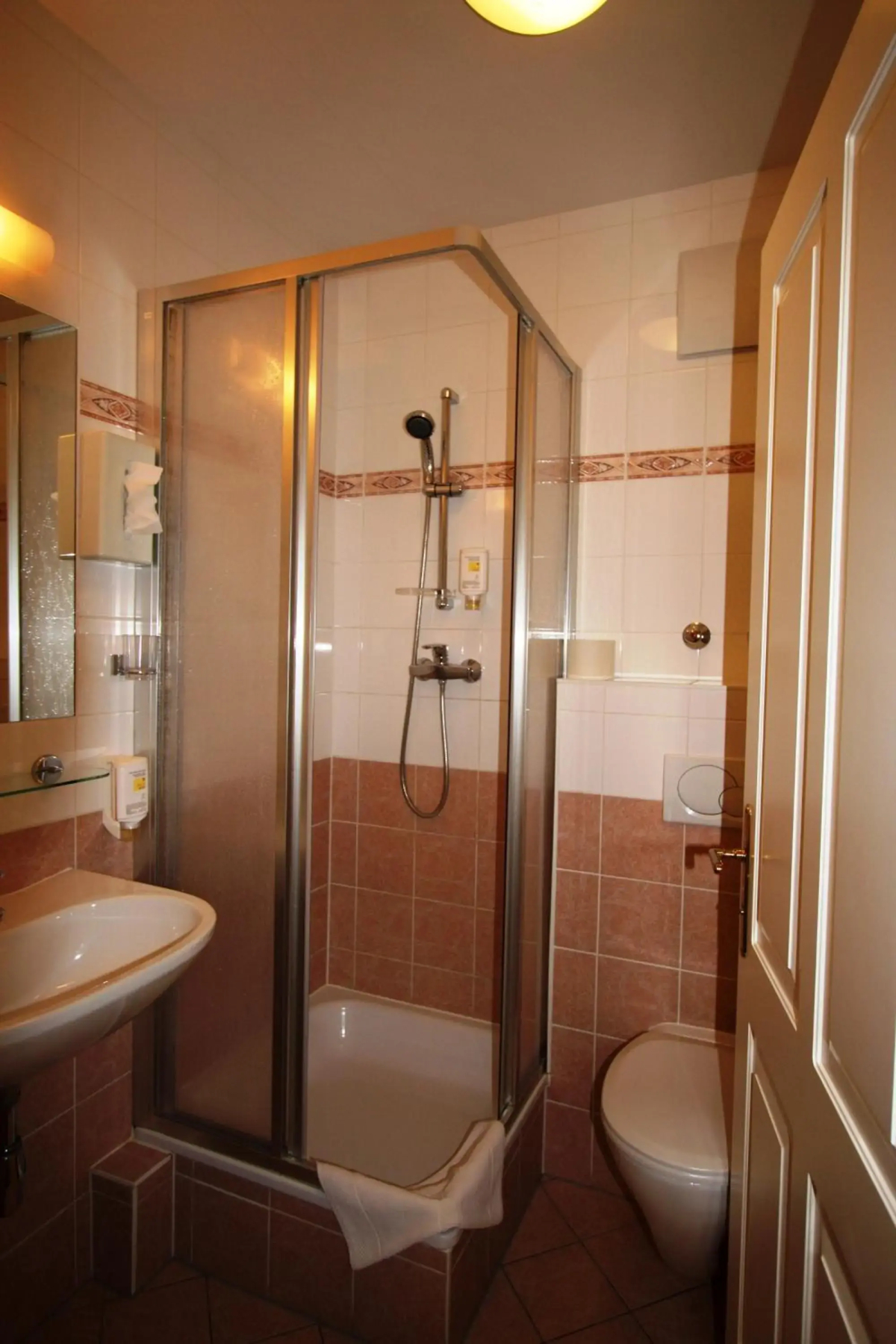 SUITE HOTEL 900m ZUR OPER