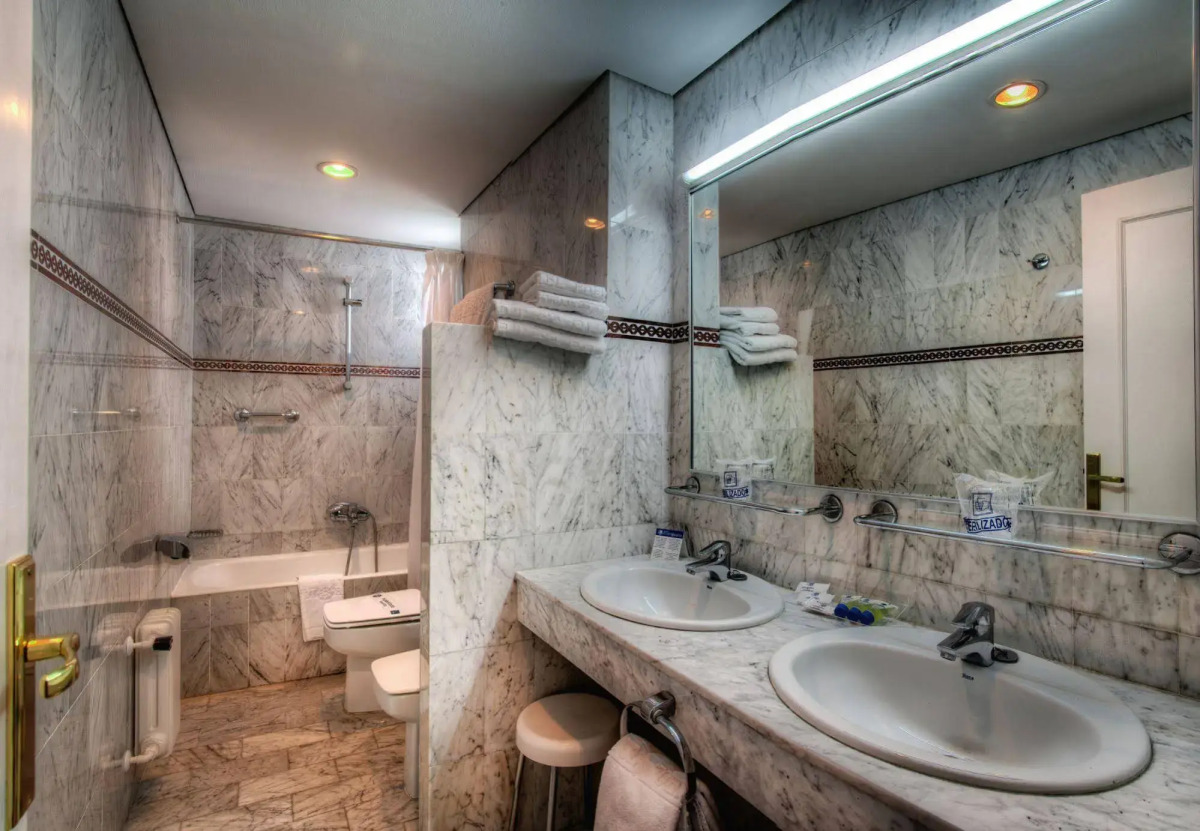 Hotel Puertobahia & Spa