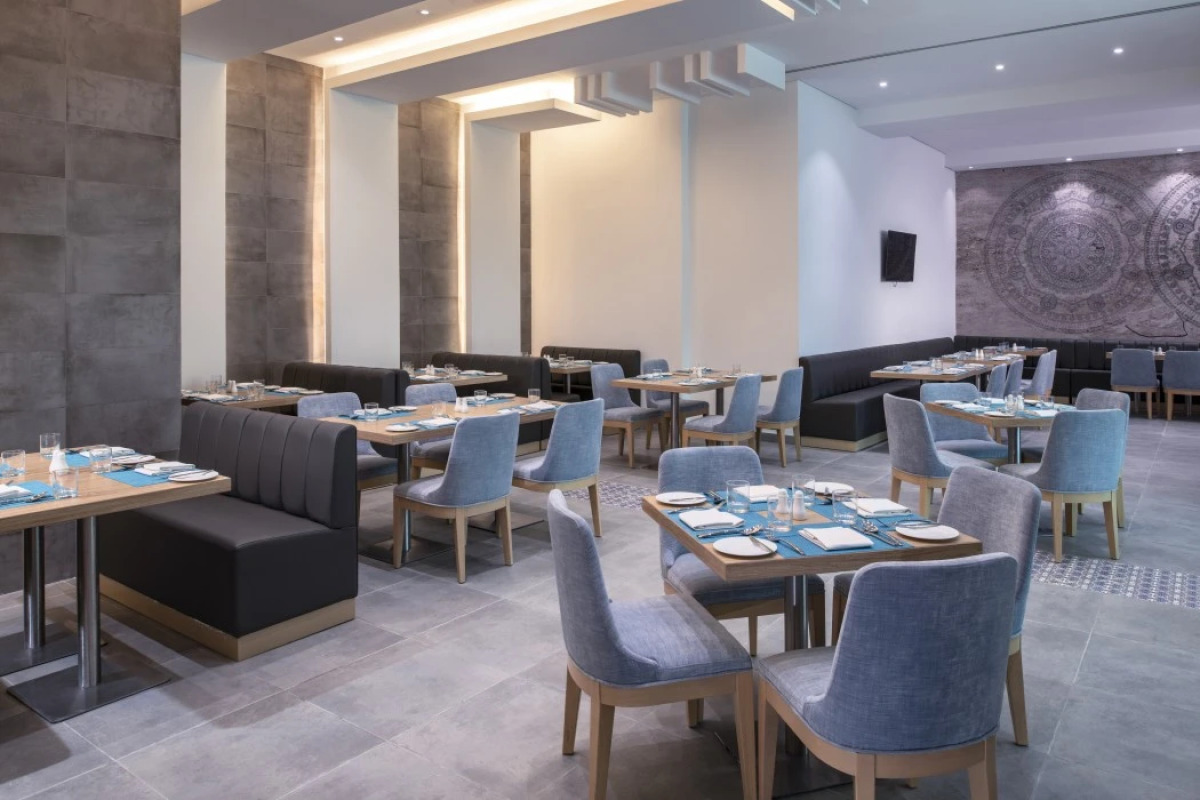 Отель Four Points by Sheraton Sharjah