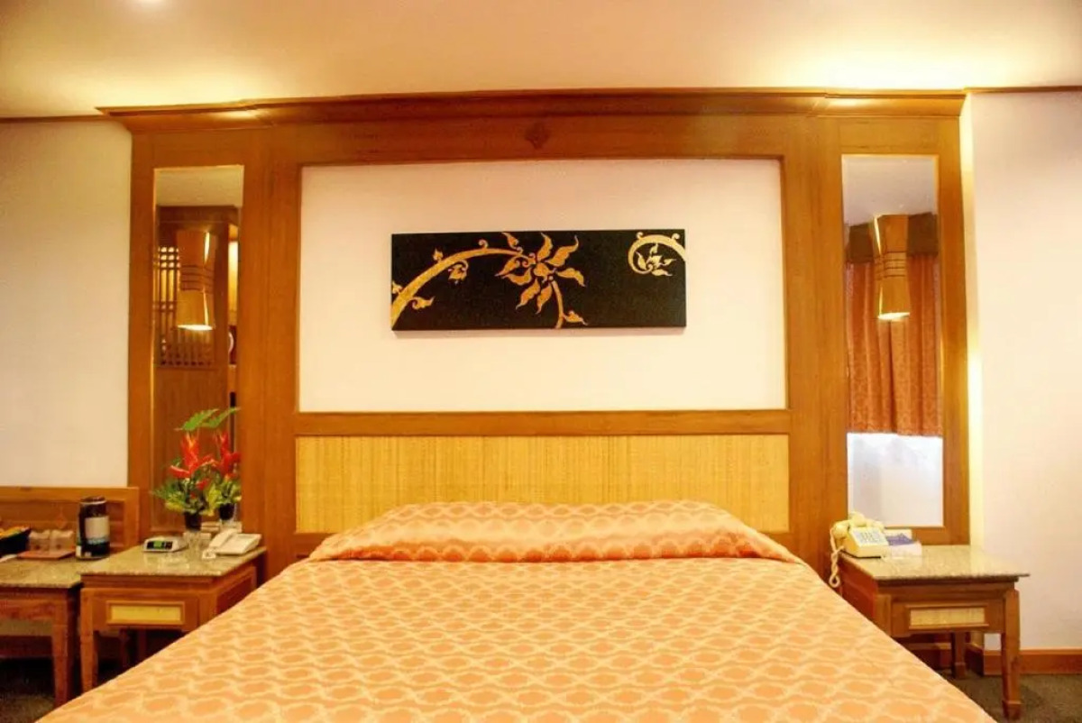 Royal Twins Palace Hotel