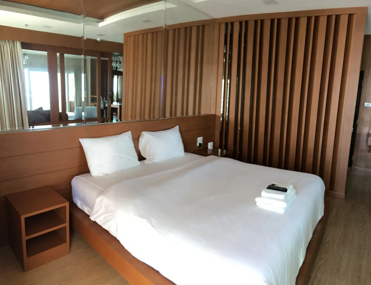 View Talay 6 Condominium by Honey