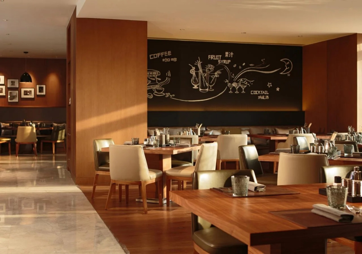 Отель Renaissance Beijing Wangfujing Hotel