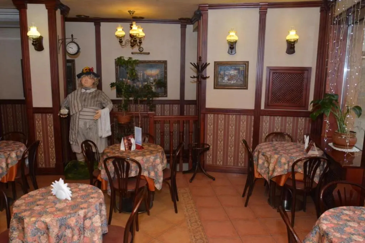 Atrium Hotel