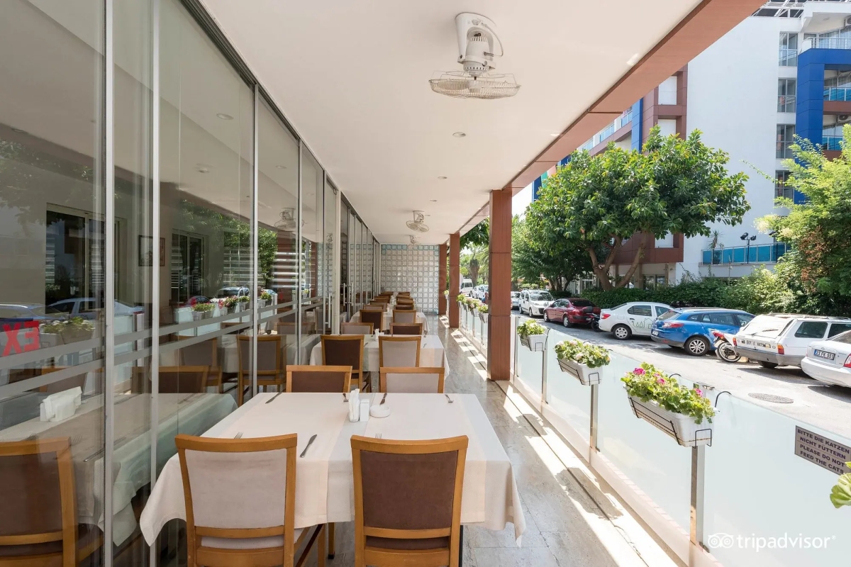 Riviera Hotel & Spa