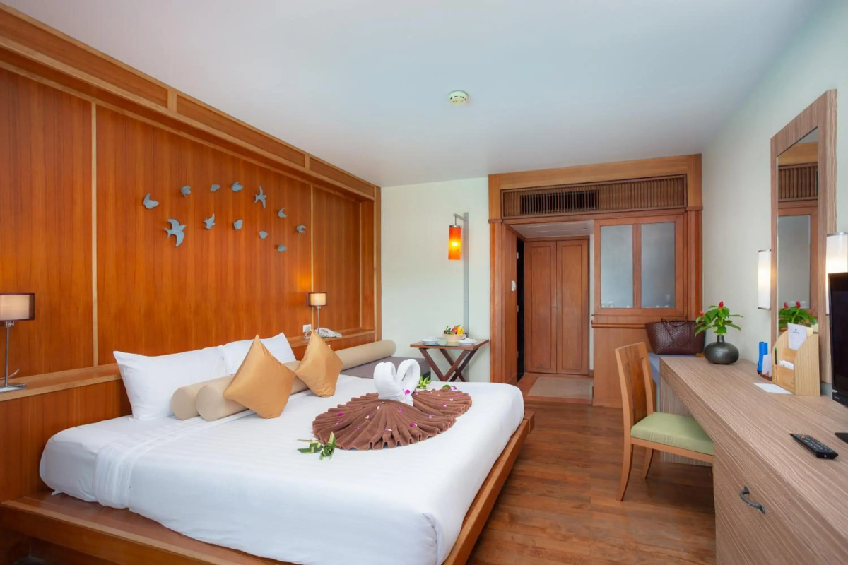 Serenotel Pattaya Beach Front