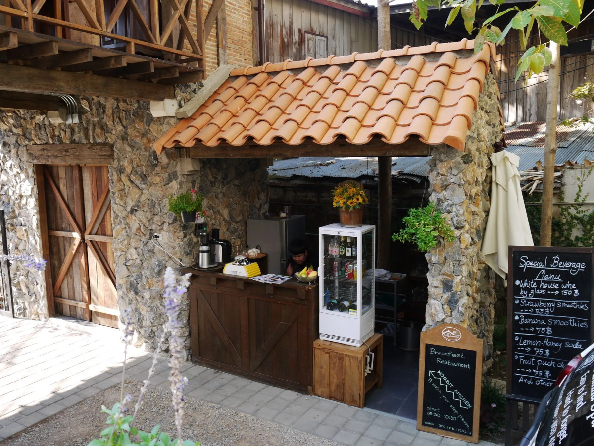 Le Charcoa Hotel