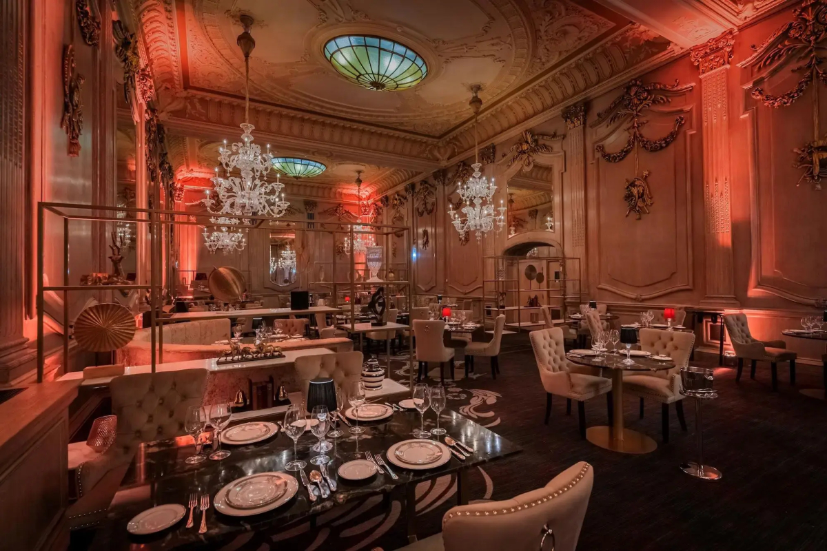 Отель The Dilly