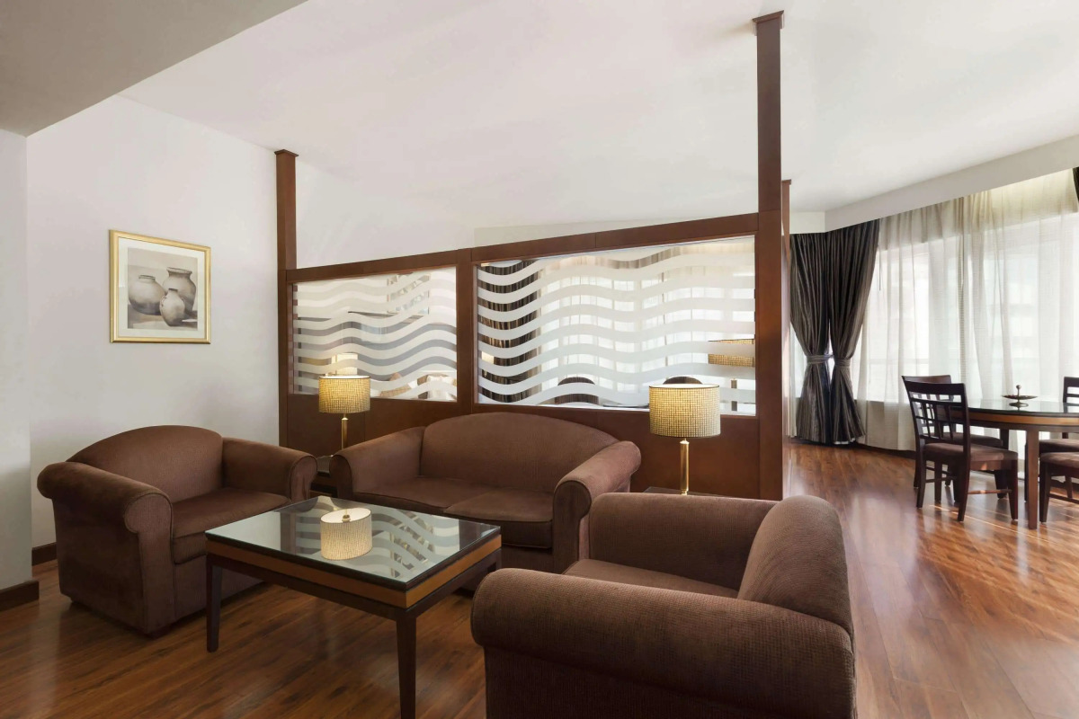 Отель Howard Johnson by Wyndham Bur Dubai